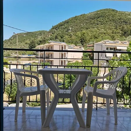 Βασιλική Ενοικ. Δωμάτια *