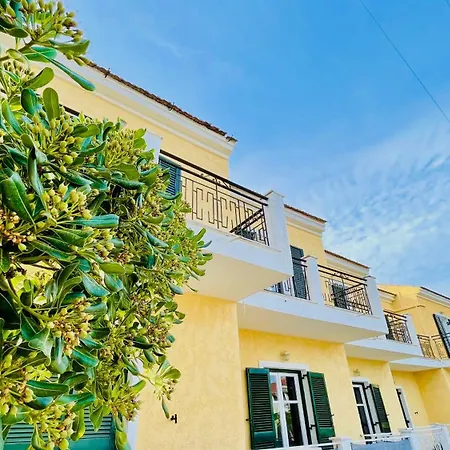 Ξενοδοχείο με διαμερίσματα Kavos Aparthotel *