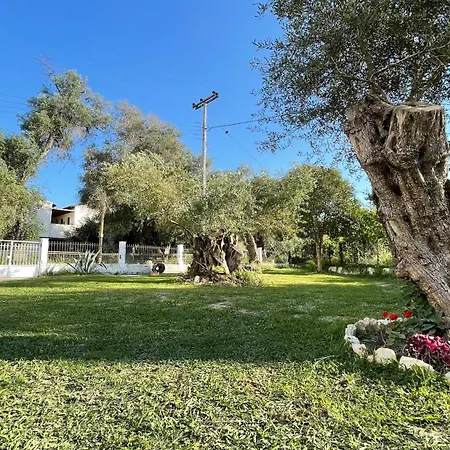 Ξενοδοχείο με διαμερίσματα Kavos Aparthotel